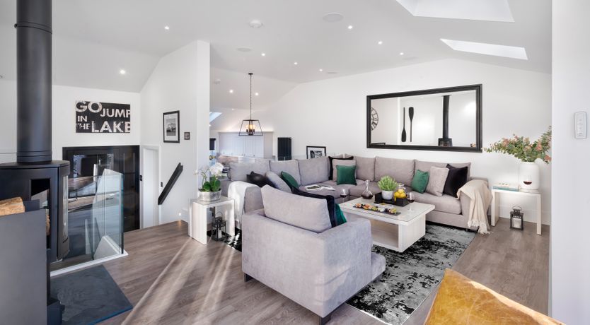 Photo of Lakeview Luxury