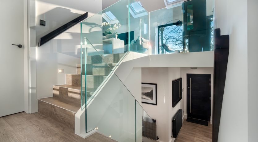 Photo of Lakeview Luxury