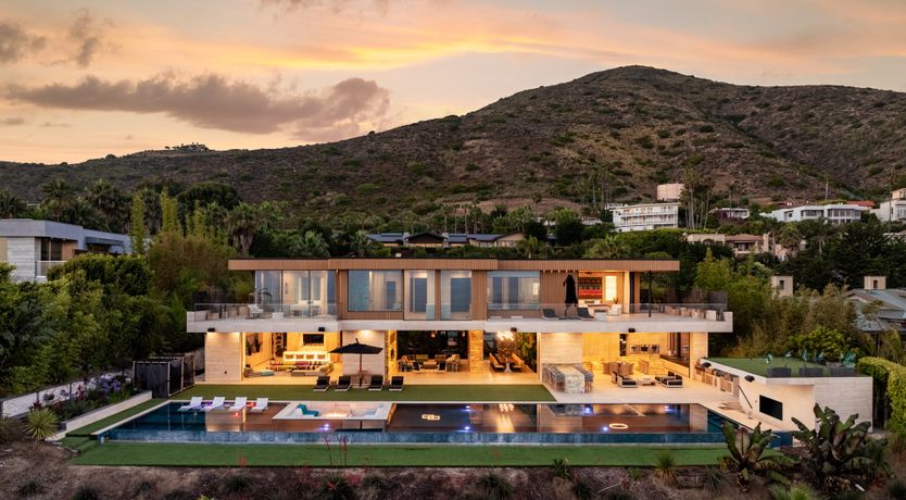 Photo of Pacific Portrait