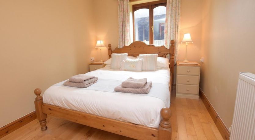 Photo of 5 Bed in Hartland