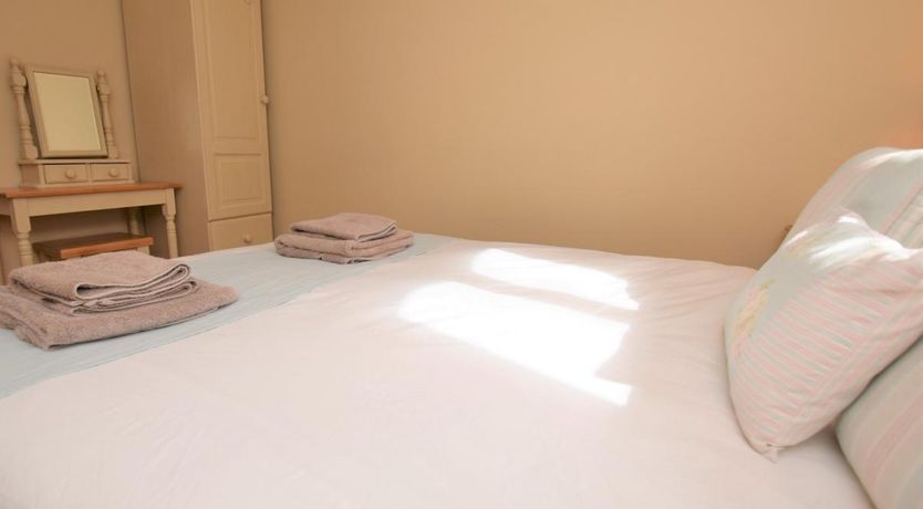 Photo of 5 Bed in Hartland