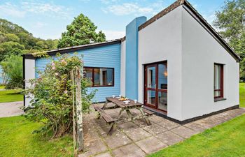 Log Cabin in South Cornwall Holiday Home