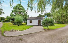 Photo of log-cabin-in-south-cornwall-11