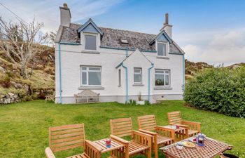 Cottage in The Highlands Holiday Home