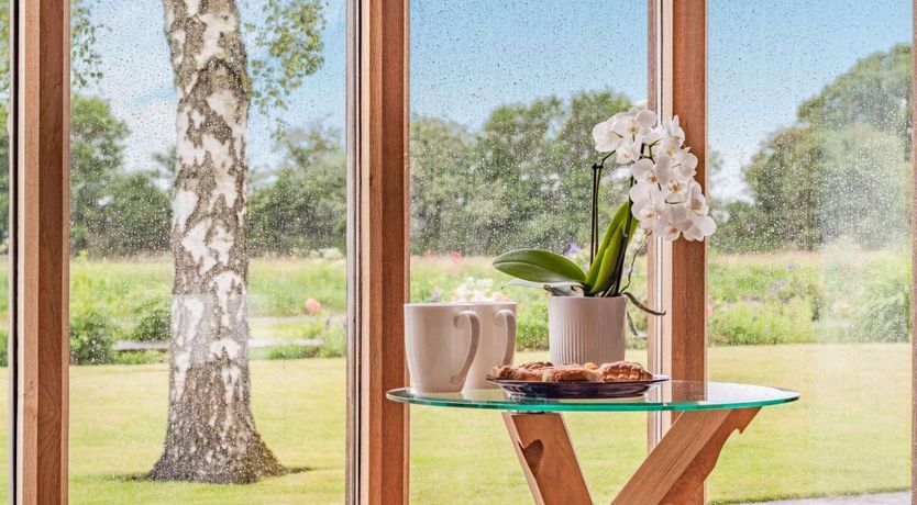 Photo of 2 Bed in Market Weston