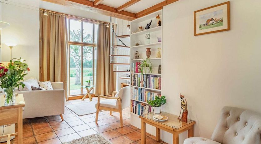 Photo of 2 Bed in Market Weston