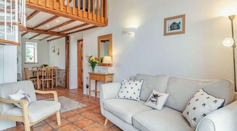 Photo of 2 Bed in Market Weston