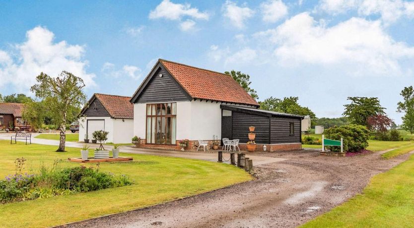 Photo of 2 Bed in Market Weston