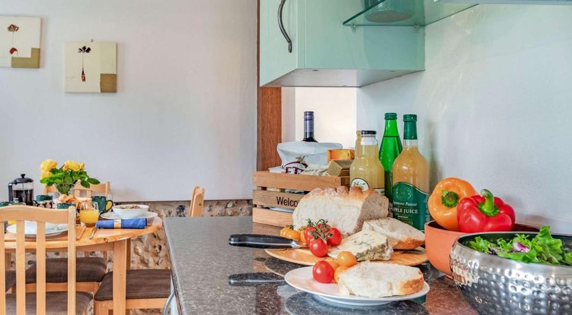 Photo of 2 Bed in Market Weston