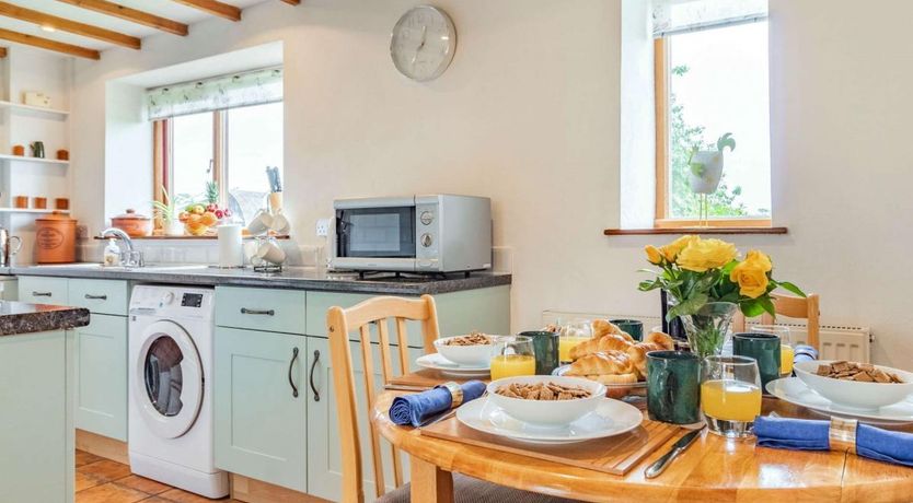 Photo of 2 Bed in Market Weston