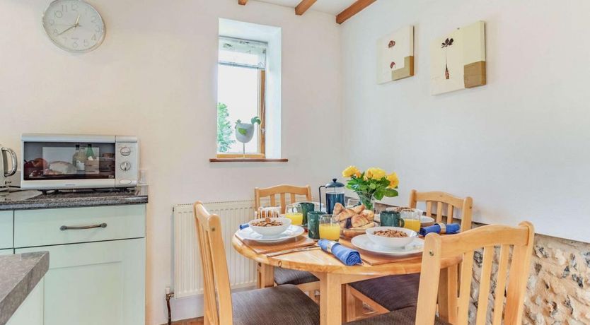 Photo of 2 Bed in Market Weston