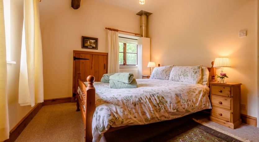 Photo of 2 Bed in Duntisbourne Rouse