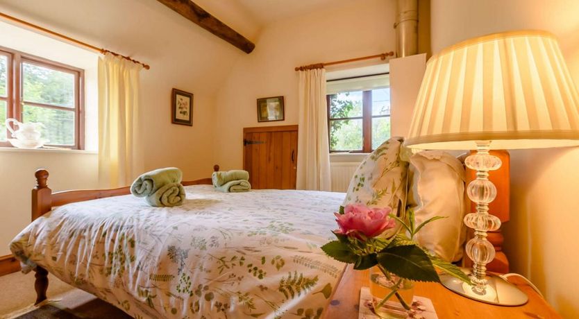 Photo of 2 Bed in Duntisbourne Rouse