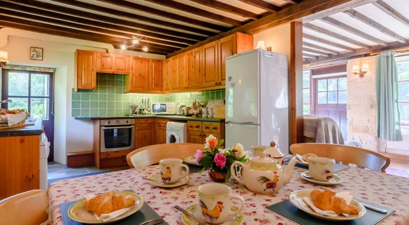 Photo of 2 Bed in Duntisbourne Rouse