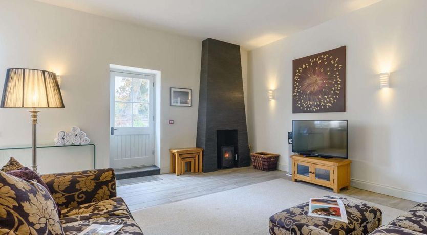 Photo of 4 Bed in Smallburgh