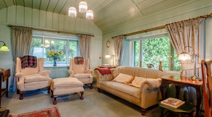 Photo of 5 Bed in Drumnadrochit