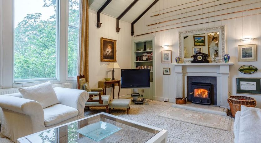 Photo of 5 Bed in Drumnadrochit