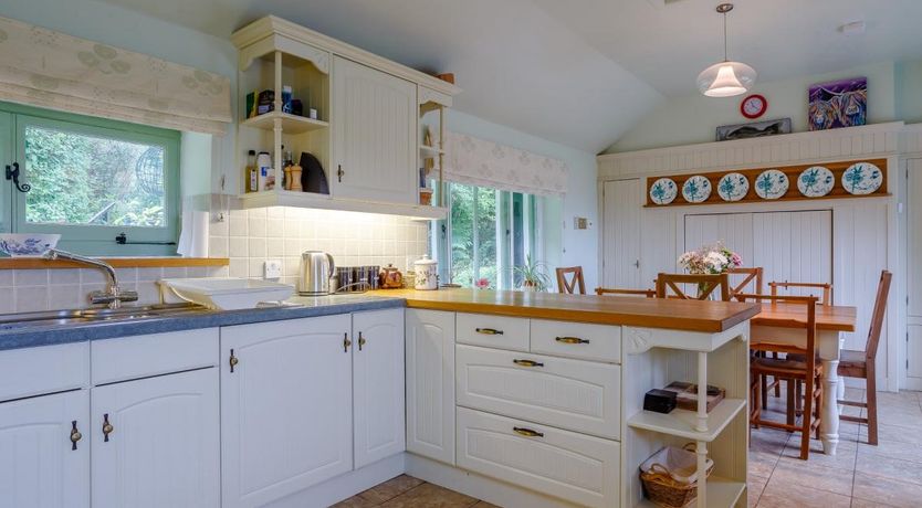 Photo of 5 Bed in Drumnadrochit