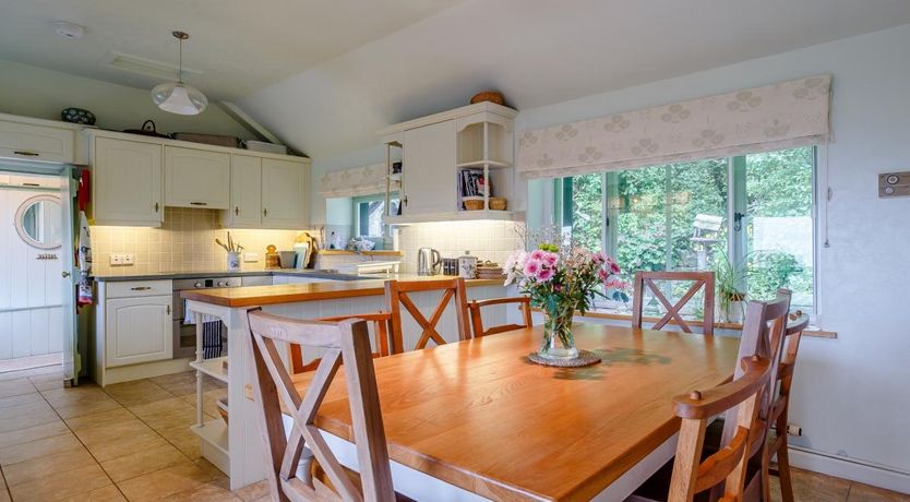 Photo of 5 Bed in Drumnadrochit