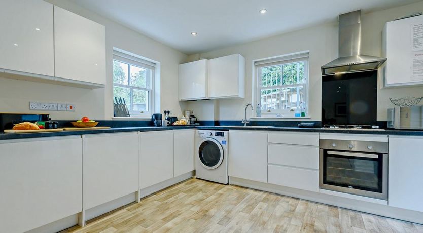 Photo of 4 Bed in Tenby