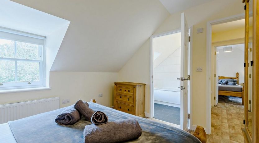 Photo of 4 Bed in Tenby