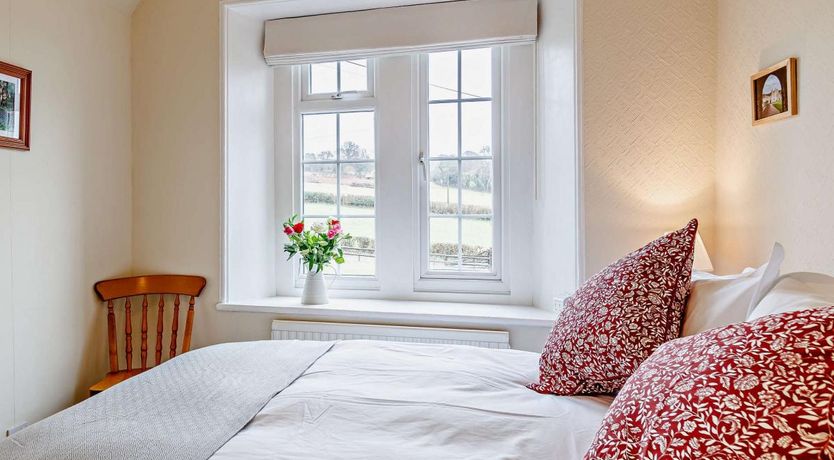 Photo of 3 Bed in Earlswood