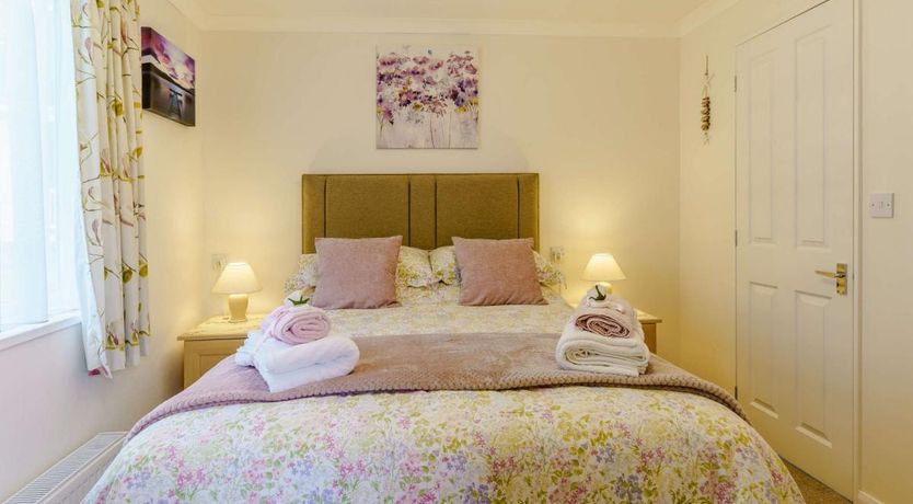 Photo of 2 Bed in Gilfachrheda