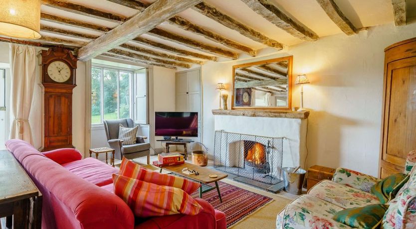 Photo of 5 Bed in Broughton Beck