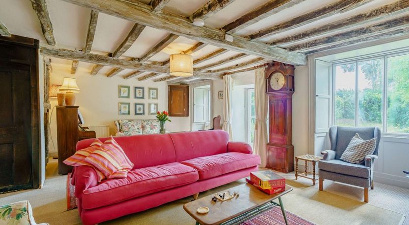 Photo of 5 Bed in Broughton Beck