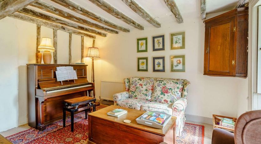 Photo of 5 Bed in Broughton Beck