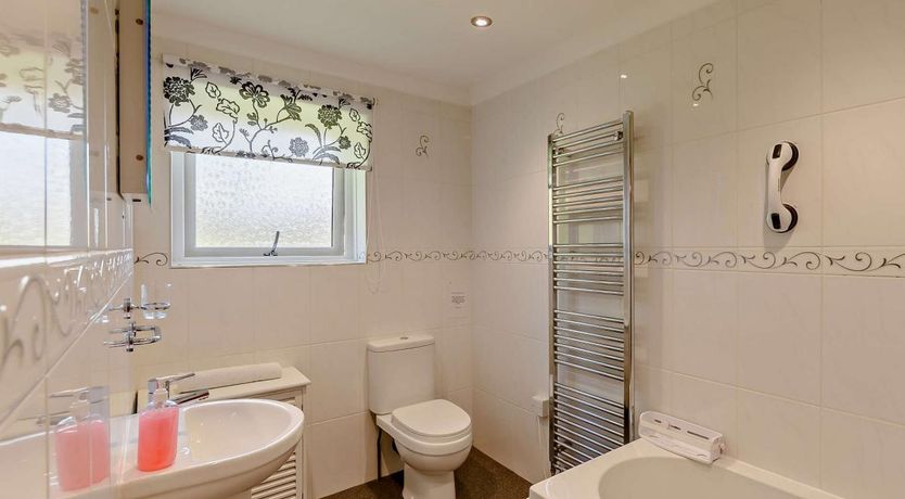 Photo of 3 Bed in Stair