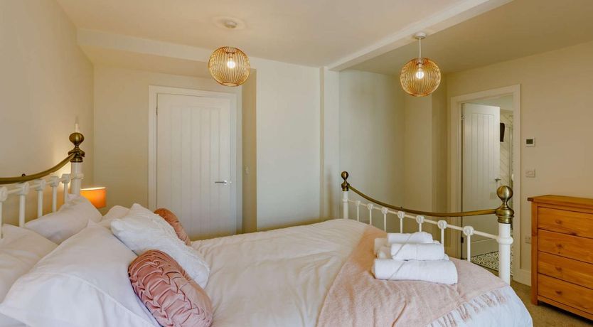 Photo of 4 Bed in Chulmleigh