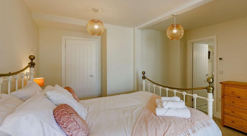 Photo of 4 Bed in Chulmleigh