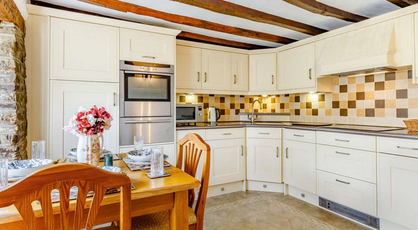 Photo of 2 Bed in Weare Giffard