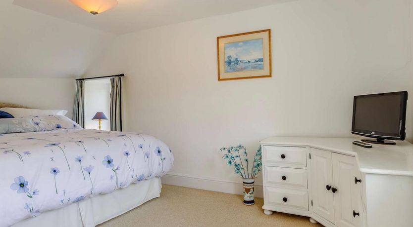 Photo of 2 Bed in Weare Giffard