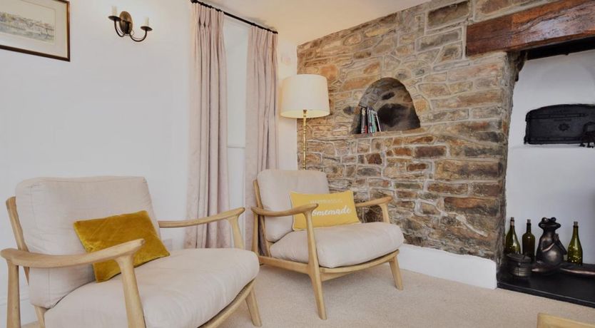 Photo of 2 Bed in Weare Giffard