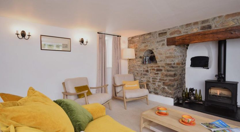 Photo of 2 Bed in Weare Giffard