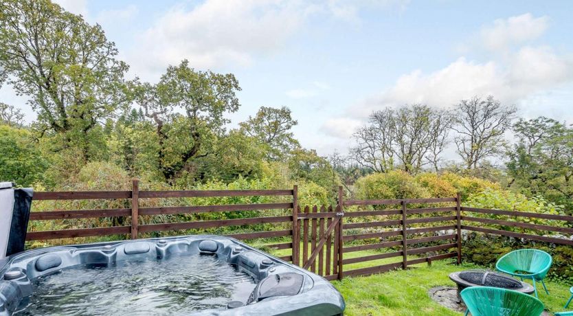 Photo of 4 Bed in Taynuilt