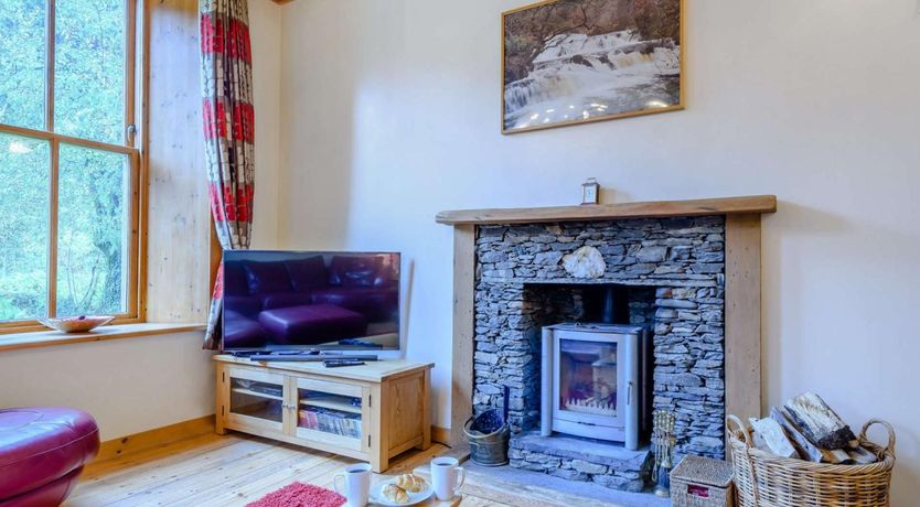 Photo of 4 Bed in Taynuilt