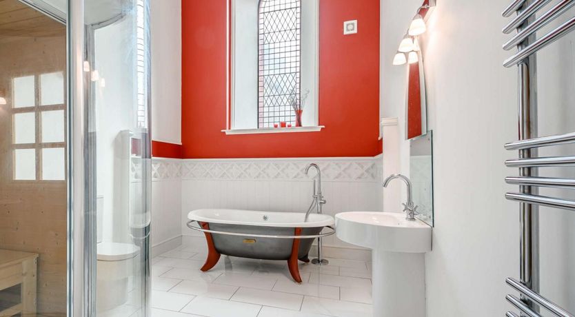 Photo of 4 Bed in Isle Of Bute