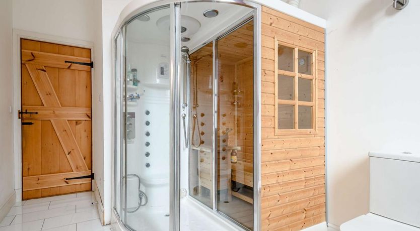 Photo of 4 Bed in Kilchattan Bay