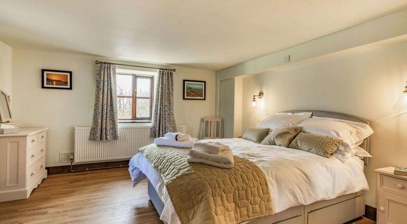 Photo of 1 Bed in Buckland Brewer