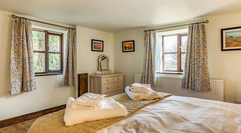 Photo of 1 Bed in Buckland Brewer