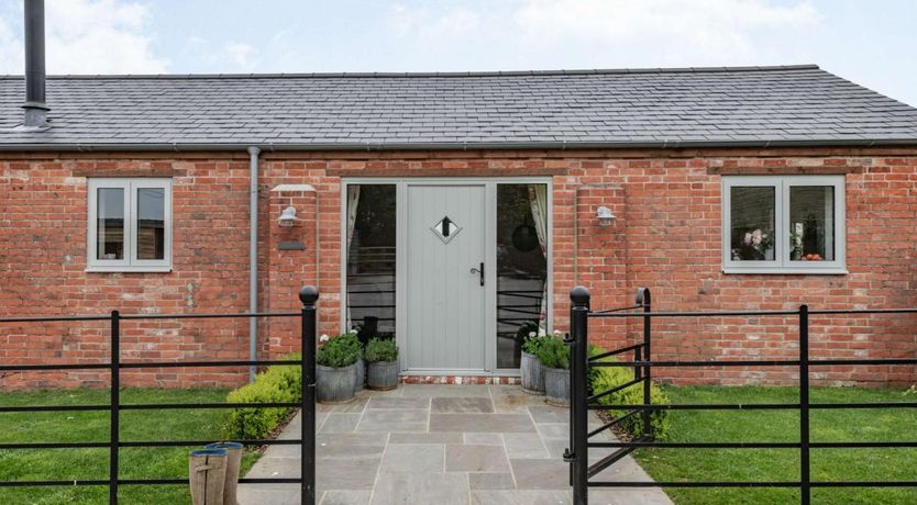 Photo of 3 Bed in Sedgehill