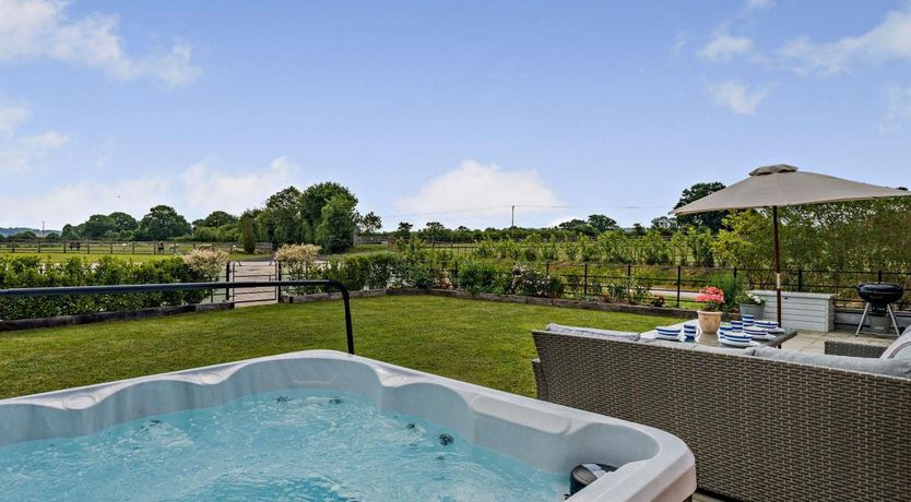 Photo of 3 Bed in Sedgehill