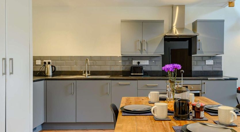 Photo of 2 Bed in Glastonbury