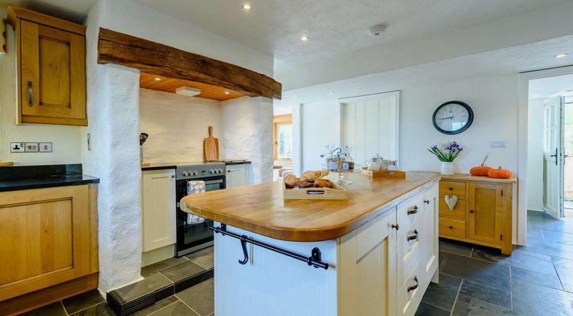 Photo of 4 Bed in Rhos