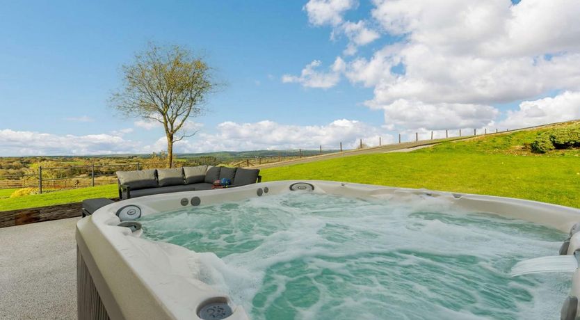 Photo of 4 Bed in Rhos