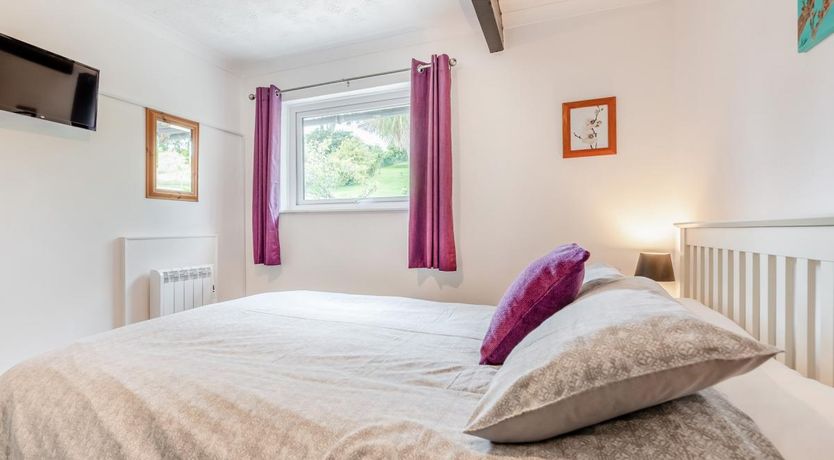 Photo of 1 Bed in Trenewan