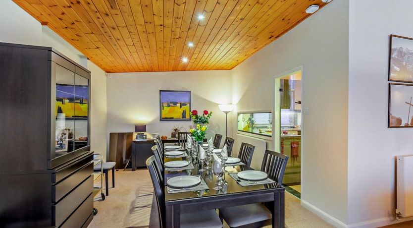 Photo of 4 Bed in Windermere